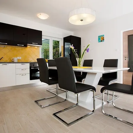 Pepi Apartment Lovran