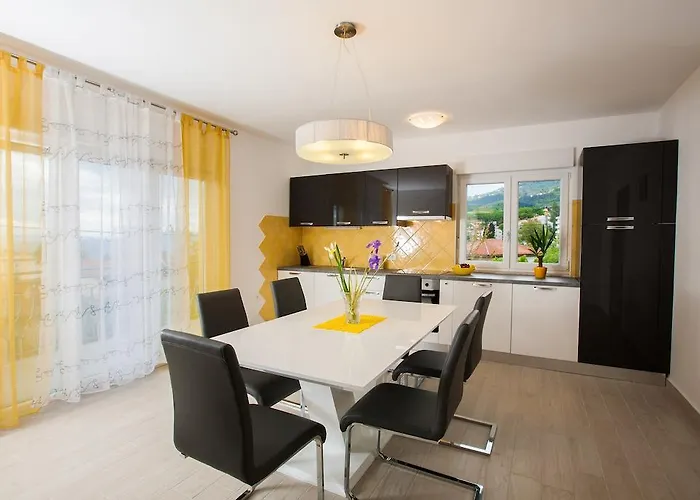 Pepi アパート ロヴラン