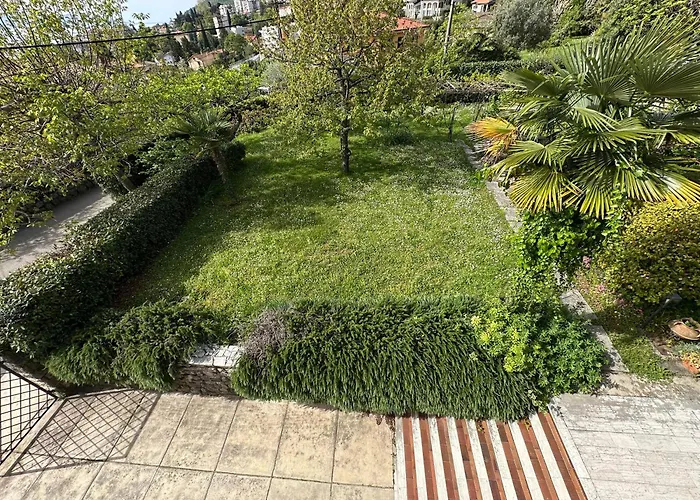 Pepi アパート ロヴラン