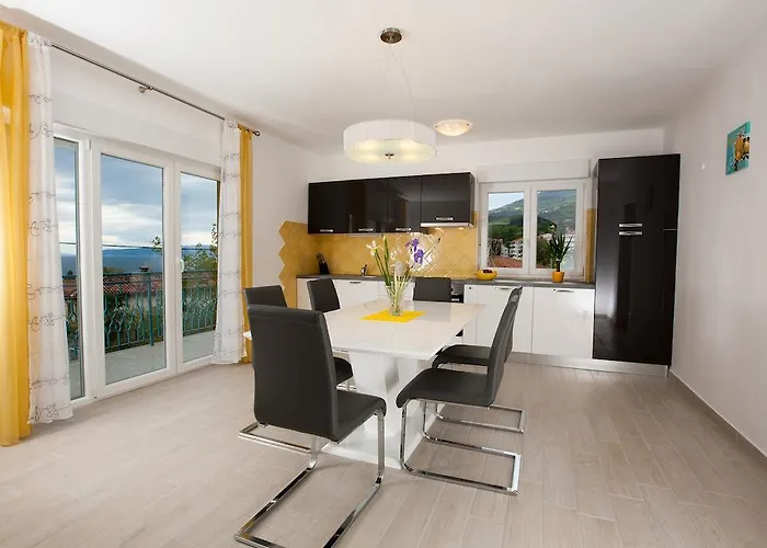 Pepi アパート ロヴラン